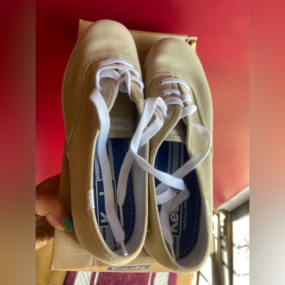 Keds Shoes - Keds Beige Canvas 8 1/2 wide sneakers almost new take you into the Fall colors.